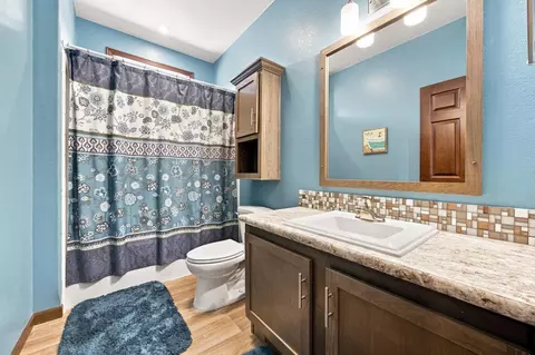 Bath - 303 Morrow Dr, Enderlin, ND 58027 photo 3 of 3