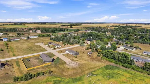 View/Area - 303 Morrow Dr, Enderlin, ND 58027 photo 4 of 7