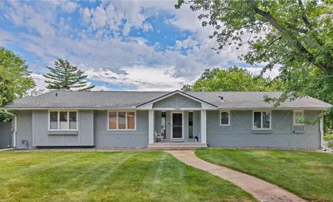 7001 Lanham Ln, Edina, MN 55439