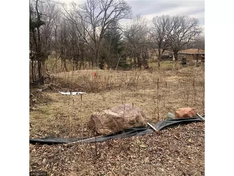 14920 Sharon Ln, Burnsville, MN 55306