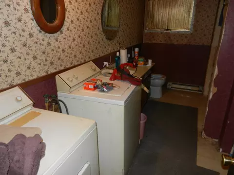 Bath - 100 Cedar St, Littlefork, MN 56653 photo 1 of 2