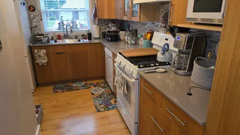 Kitchen - 1513 5th Ave NW, Austin, MN 55912 photo 2 of 2