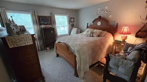 Bedroom - 1513 5th Ave NW, Austin, MN 55912 photo 1 of 2