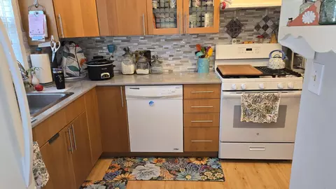 Kitchen - 1513 5th Ave NW, Austin, MN 55912 photo 1 of 2