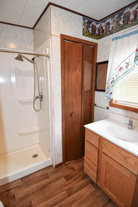 Bath - 621 1st St E, Thief River Falls, MN 56701 photo 1 of 5