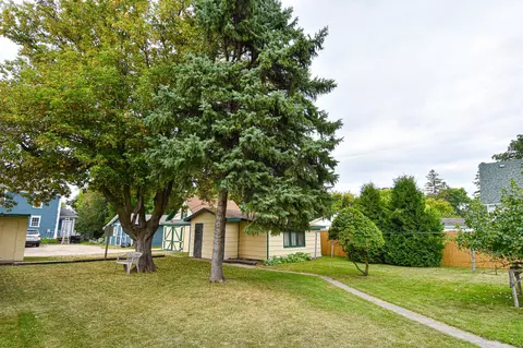 Exterior - 621 1st St E, Thief River Falls, MN 56701 photo 8 of 11
