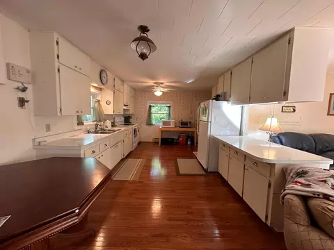 Kitchen - 40099 Us-71, Bertha, MN 56437 photo 1 of 3
