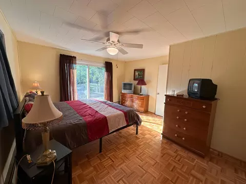 Bedroom - 40099 Us-71, Bertha, MN 56437 photo 2 of 3