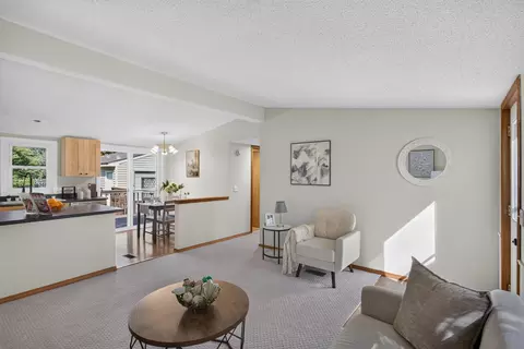 9636 Heath Ave S, Cottage Grove, MN 55016