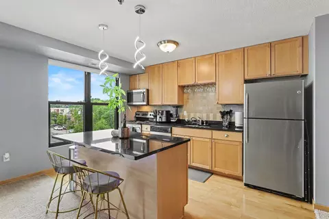 1502 5th St N #402, Hopkins, MN 55305