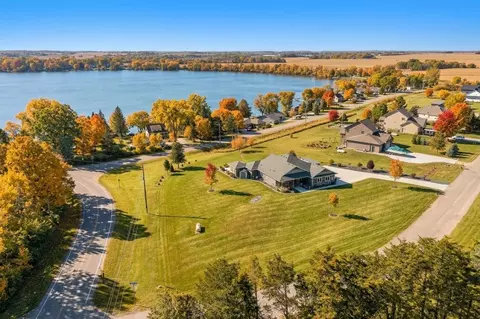19135 Lake Volney Cir, Le Center, MN 56057