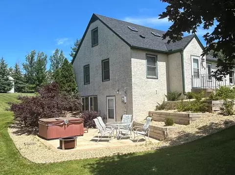 7146 Military Rd, Woodbury, MN 55129