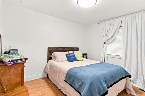 Bedroom - 543 Crescent Dr, Thompson, ND 58278 photo 2 of 3