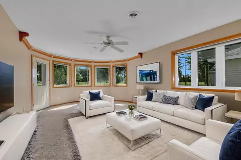 Living - 430 41st Ave S, Saint Cloud, MN 56301 photo 2 of 4