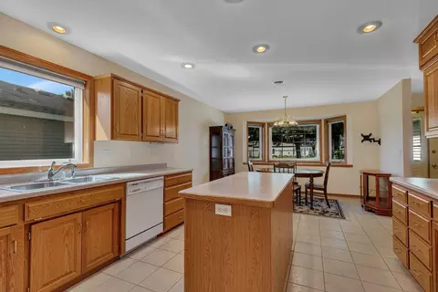 Kitchen - 430 41st Ave S, Saint Cloud, MN 56301 photo 4 of 4
