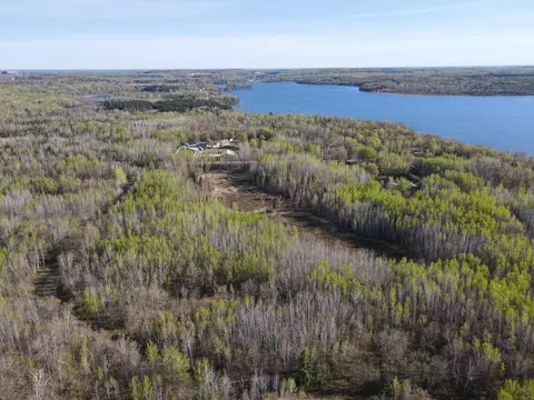 101 Baich Dr, Coleraine, MN 55722