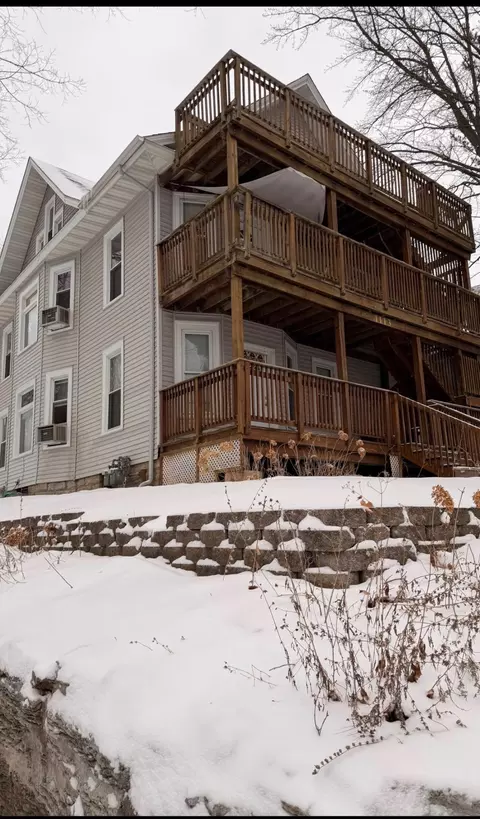 1113 Edgerton St, Saint Paul, MN 55130
