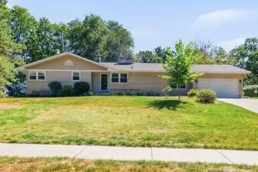 6105 Tracy Ave, Edina, MN 55436