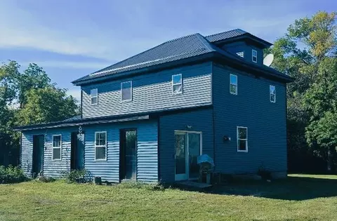 Exterior - 92883 510th Ave, Windom, MN 56101 photo 2 of 9
