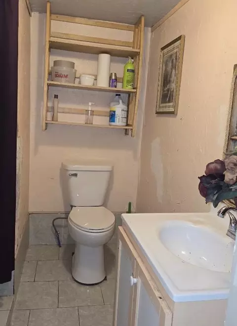 Bath - 92883 510th Ave, Windom, MN 56101 photo 2 of 2