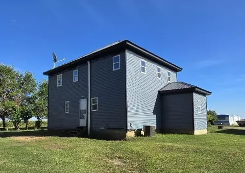 Exterior - 92883 510th Ave, Windom, MN 56101 photo 4 of 9