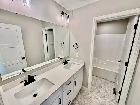 Bath - 941 Kepler Ave NE, Hanover, MN 55341 photo 4 of 5
