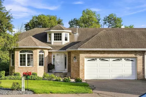 4166 Thornhill Ln, Vadnais Heights, MN 55127