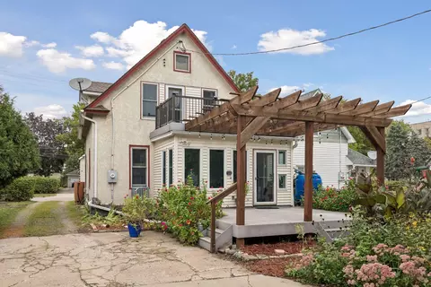 30 22nd Ave NE, Minneapolis, MN 55418