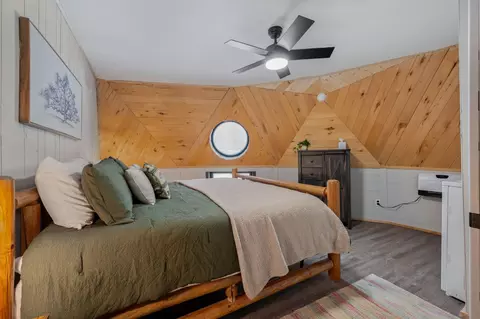 Bedroom - 24871 E Long Lake Rd, Bigfork, MN 56628 photo 2 of 6