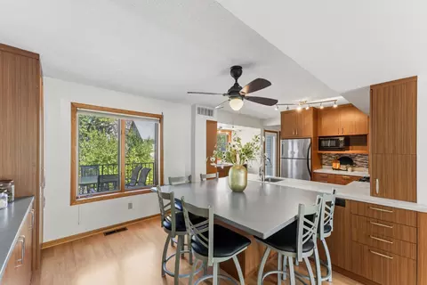 933 Dartmouth Pl SE, Minneapolis, MN 55414