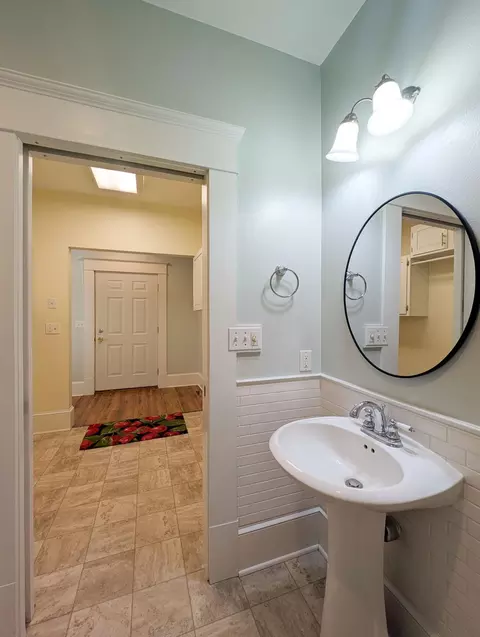 Bath - 210 Hackberry Ct, Kindred, ND 58051 photo 9 of 14