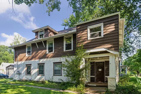 1083 Chatsworth St N, Saint Paul, MN 55103