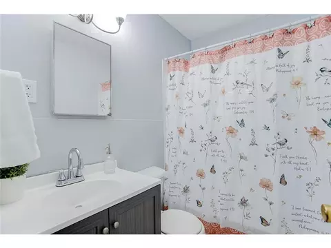 914 Burr St, Saint Paul, MN 55130 photo 5