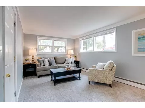 914 Burr St, Saint Paul, MN 55130