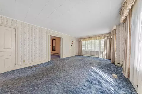 Living - 932 3rd Ave NW, Faribault, MN 55021 photo 2 of 3
