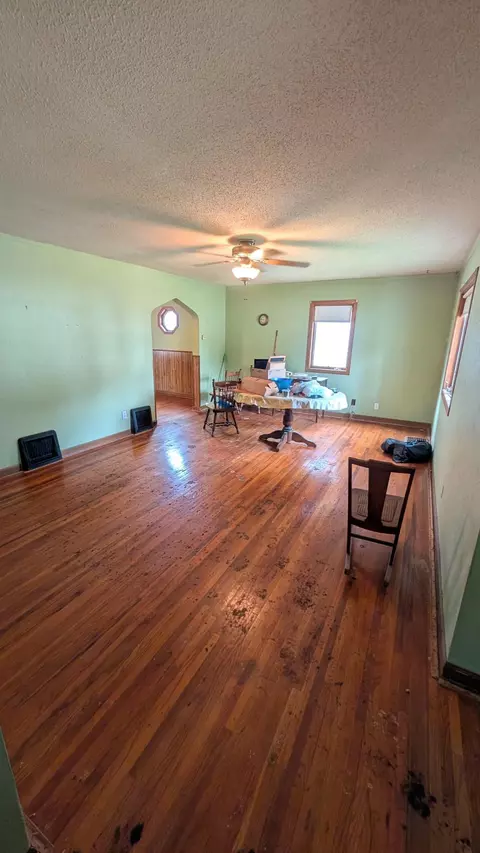 Living - 901 8th Ave SW, Austin, MN 55912 photo 1 of 2