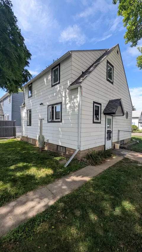Exterior - 901 8th Ave SW, Austin, MN 55912 photo 5 of 6