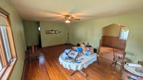 Living - 901 8th Ave SW, Austin, MN 55912 photo 2 of 2
