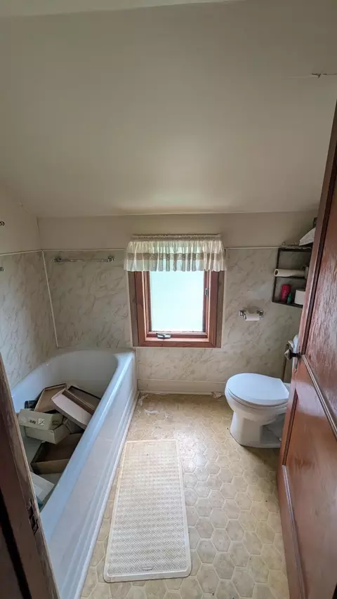 Bath - 901 8th Ave SW, Austin, MN 55912 photo 1 of 1