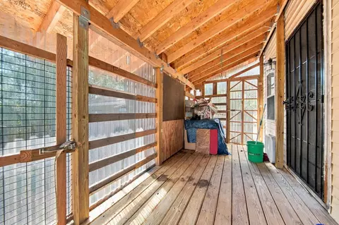 Exterior - 204 Acker St E, Saint Paul, MN 55117 photo 3 of 4