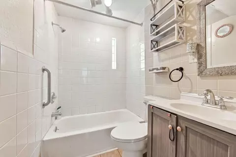 Bath - 204 Acker St E, Saint Paul, MN 55117 photo 1 of 1