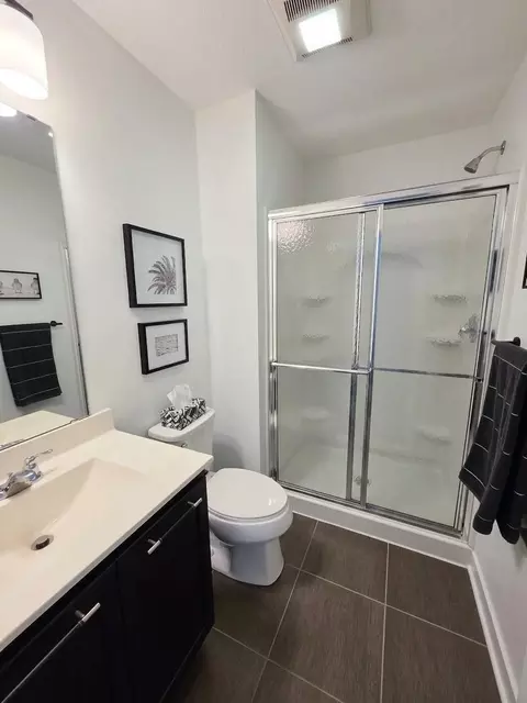 Bath - 1305 Interlachen Dr, Eagan, MN 55123 photo 7 of 7