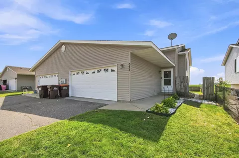 577 Kendall Dr, Hastings, MN 55033