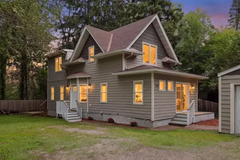 115 Spruce St, Mahtomedi, MN 55115