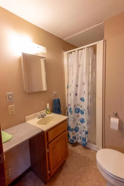 Bath - 457 2nd St SW, Perham, MN 56573 photo 2 of 2