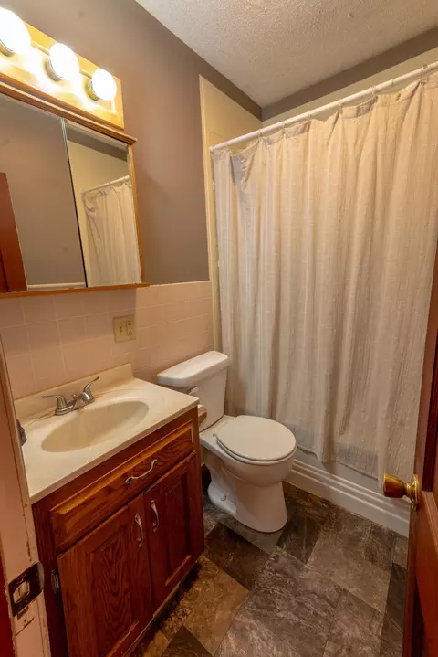 Bath - 457 2nd St SW, Perham, MN 56573 photo 1 of 2