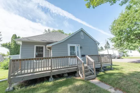 Exterior - 457 2nd St SW, Perham, MN 56573 photo 6 of 6