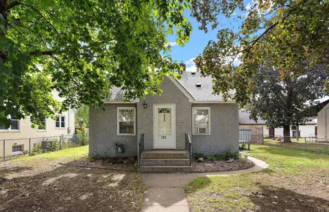 225 Richmond St W, South Saint Paul, MN 55075