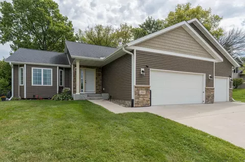 101 Skylark Dr, Mankato, MN 56001