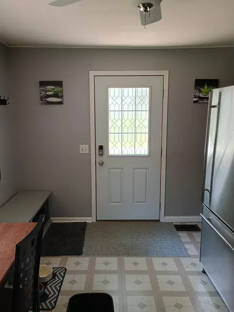 Entry Way - 411 15th St SE, Willmar, MN 56201 photo 1 of 3